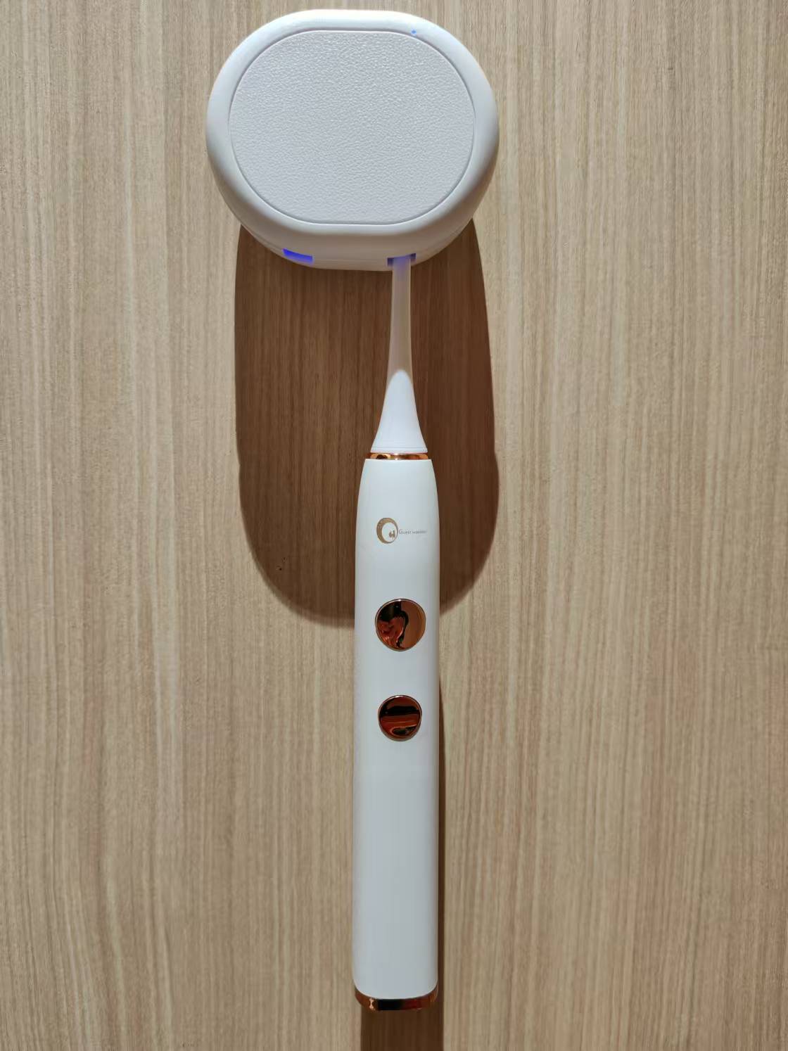 Inductive charging, 5 brush heads, 5 gear modes, soft bristles, smart magnetic levitation sonic electric toothbrush. Suitable for adult men and women electric toothbrushes,