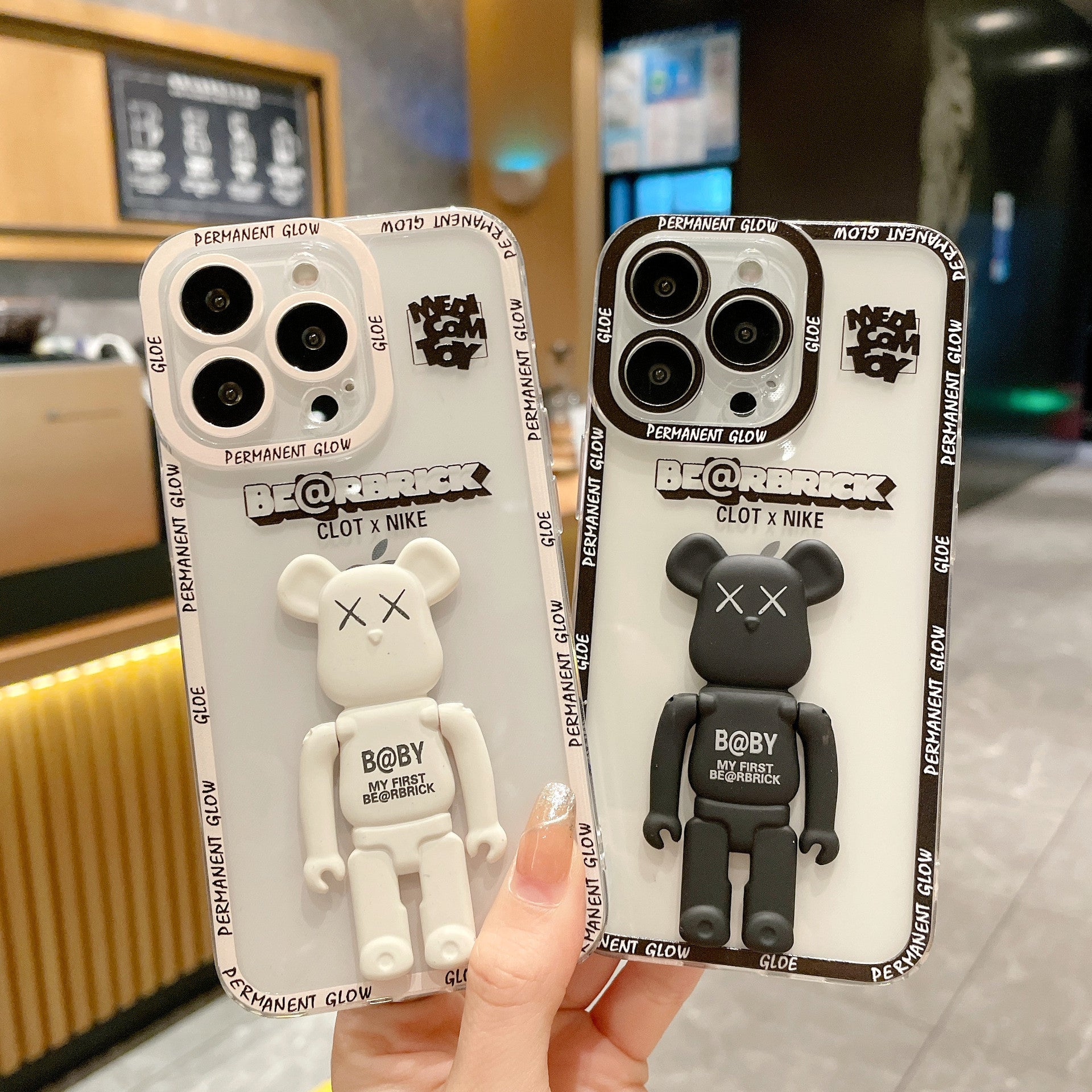Applicable to Apple 15RO violent bear holder, mobile phone case iPhone12 13 all-inclusive soft case, angel eye case.