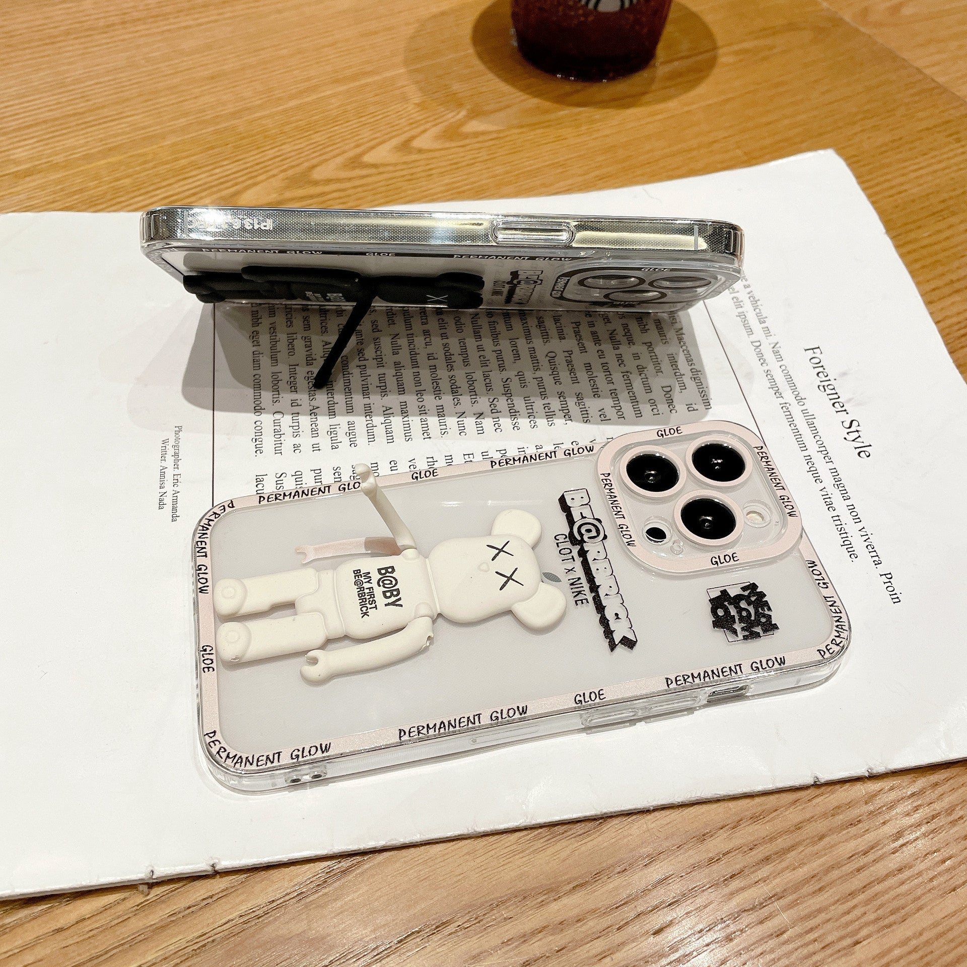 Applicable to Apple 15RO violent bear holder, mobile phone case iPhone12 13 all-inclusive soft case, angel eye case.
